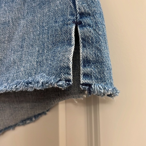 Abercrombie & Fitch ladies Jean shorts - Picture 2 of 11